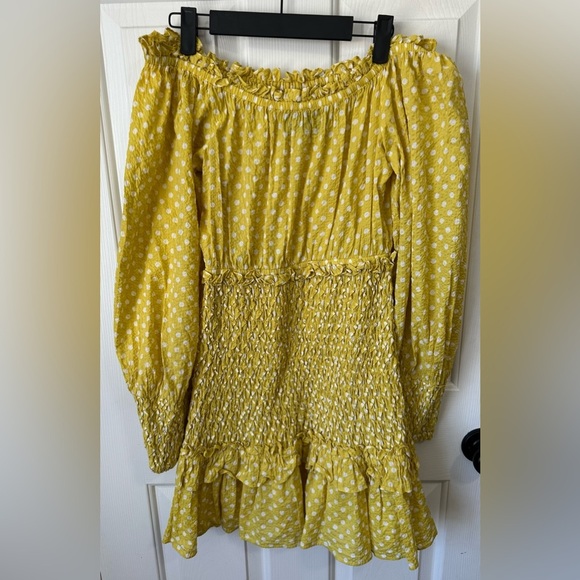 Alexis Marilena Off the Shoulder Mini Dress in Yellow Dot. Size Medium. - Picture 4 of 7